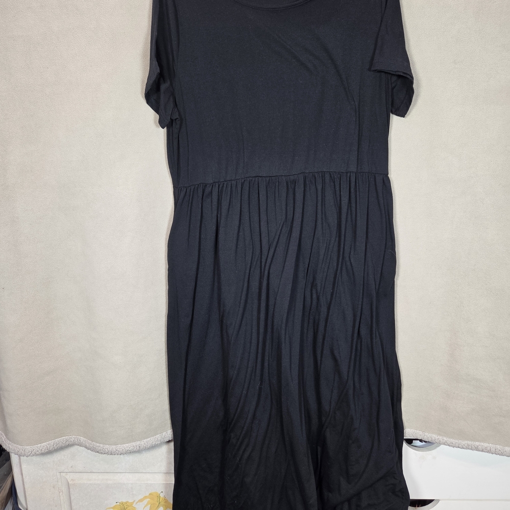 Chic Black Maxi Dress Casual Chic Minimalist Classy Understated Plus Size 18